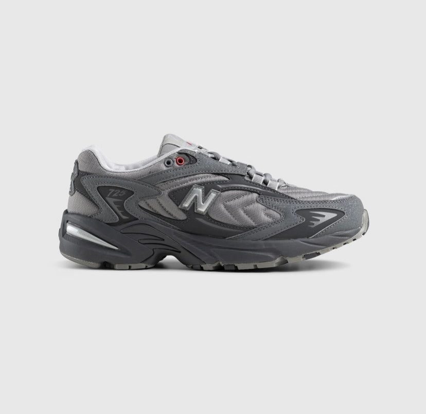 New Balance 725 ML725C