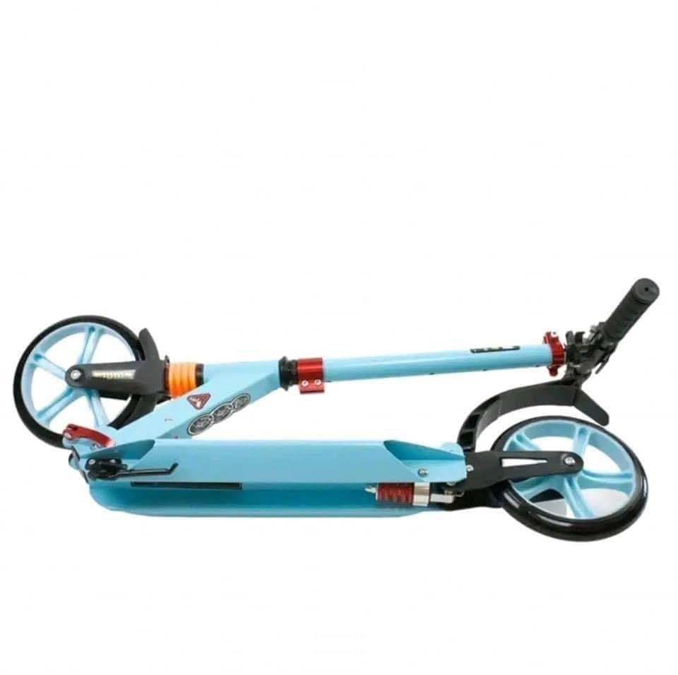 Trottinette Pliable pour l'épanouissement des tout petits.