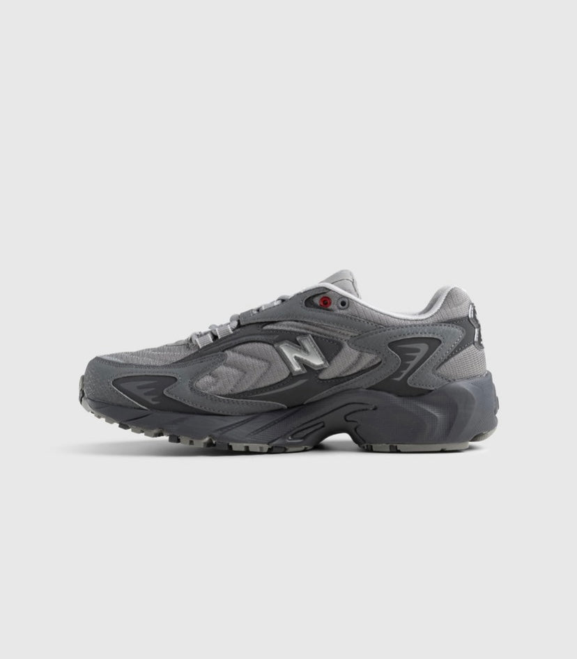 New Balance 725 ML725C