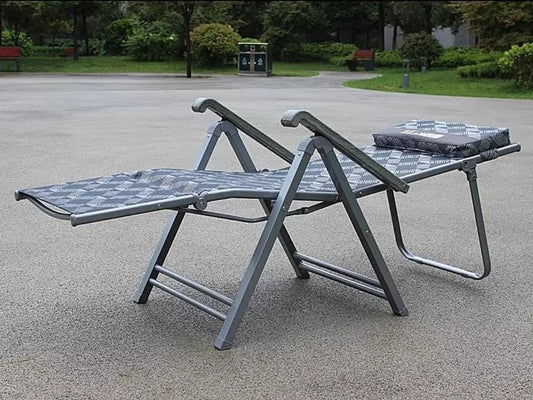 Chaise Pliante solide et durable confortable et agréable au touché.