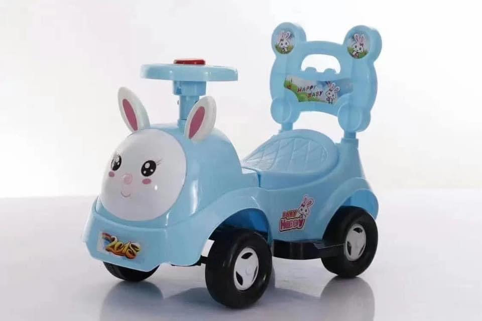 Voiture balançoire pour enfants de 1 à 3 ans un jouet pour garçons et filles musique à quatre roues.