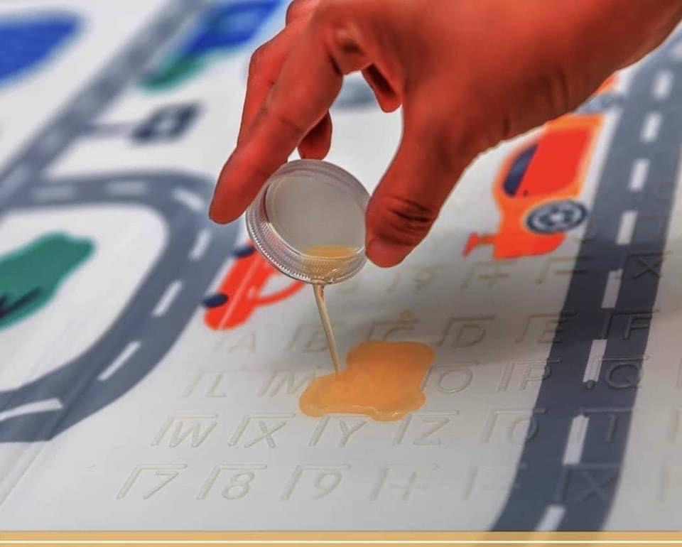 Tapis de sol pliable pour bébé et les tout-petit épais avec mousses Antidérapantes, imperméables a l'eau. Crée l'espace idéale de jeux pour vos enfants.