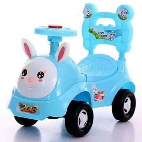 Voiture balançoire pour enfants de 1 à 3 ans un jouet pour garçons et filles musique à quatre roues.