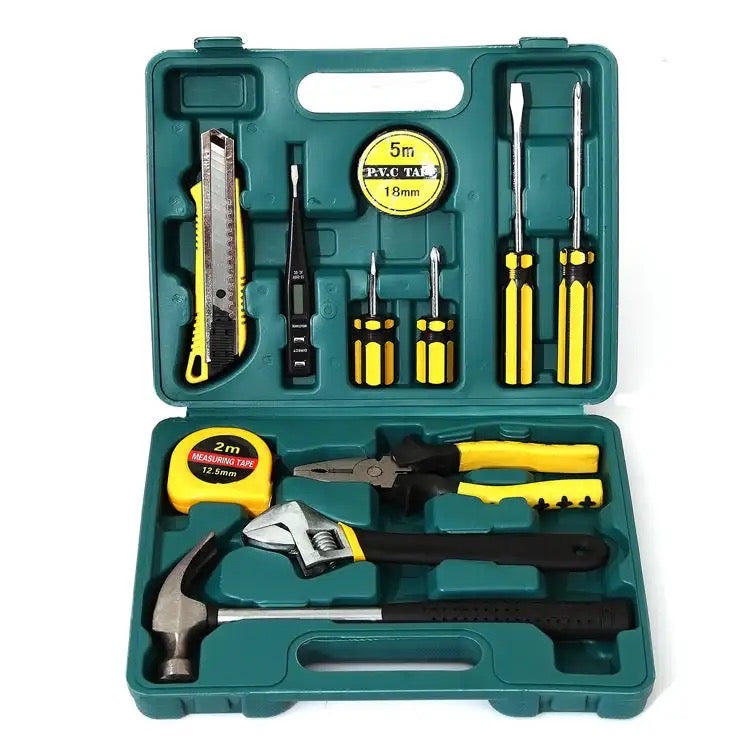 Ensemble d’outils ménagers mixte quincaillerie.