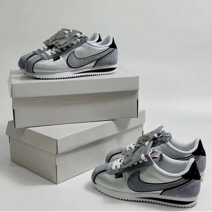 Nike cortez Petals silver