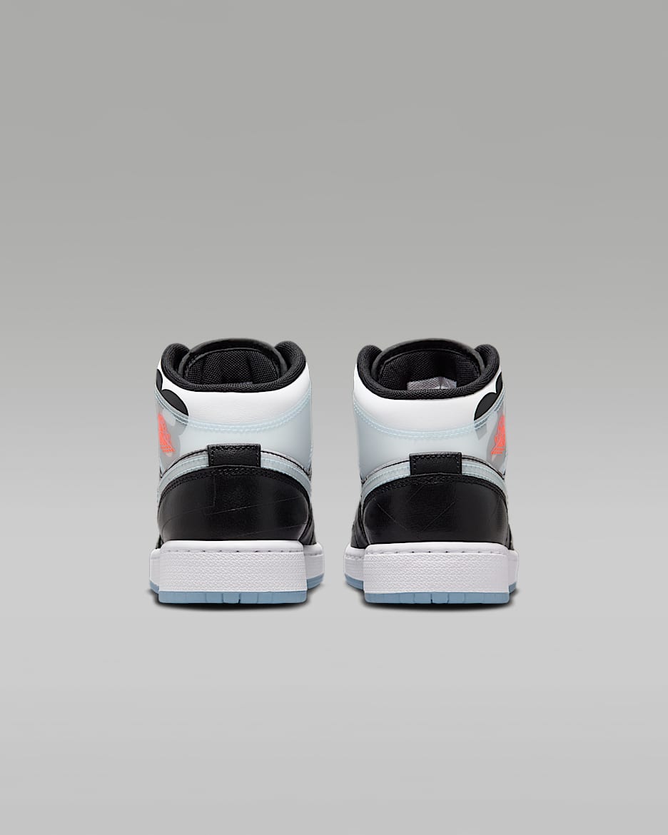Air Jordan 1 Mid Sneaker School