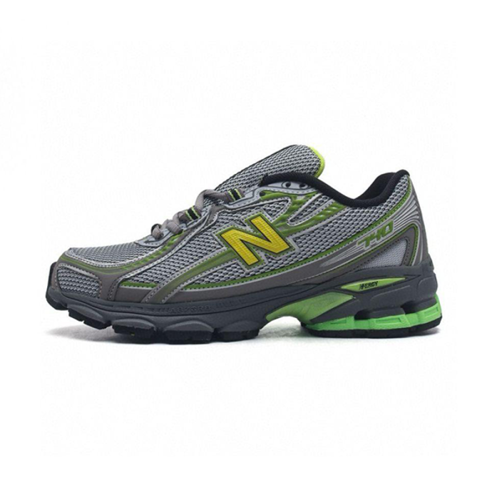 New Balance 740