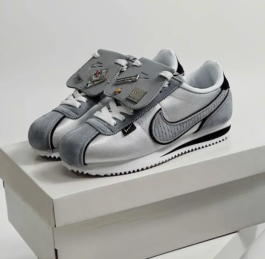 Nike cortez Petals silver