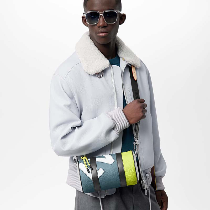 Louis Vuitton LV Unisexe Polochon Jaune Monogramme En Relief Taurillon Cuir De Vachette