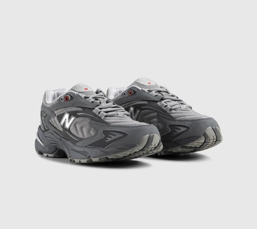 New Balance 725 ML725C