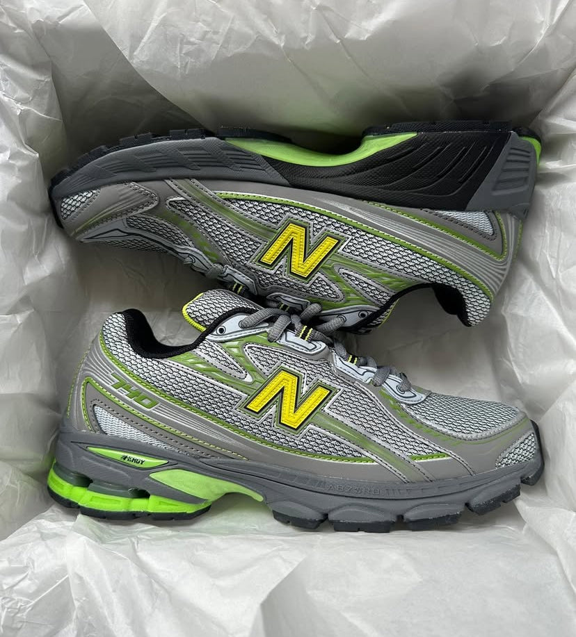 New Balance 740