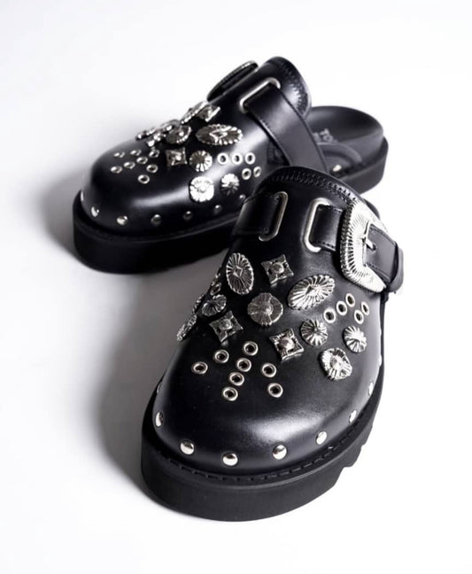 Toga Virilis
Mocassins style sabot