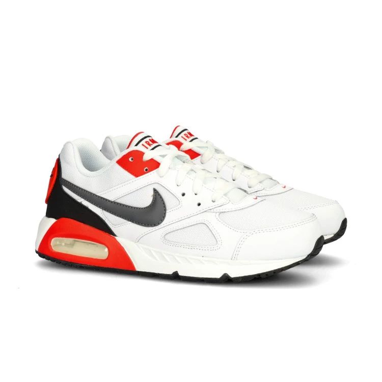NIKE AIR MAX IVO