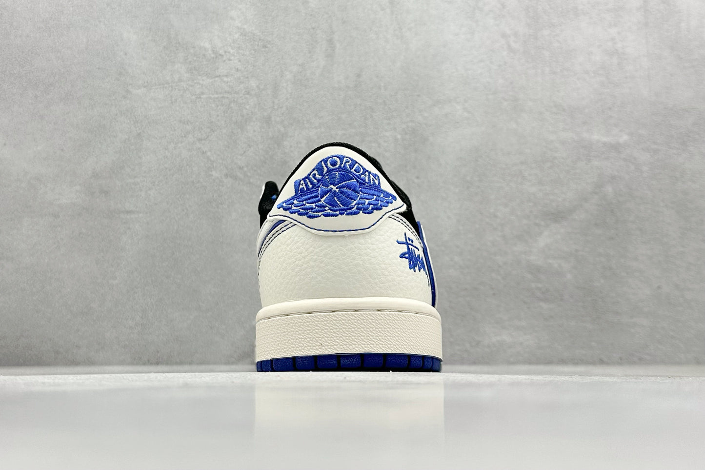 Fragment x Travis Scott x Stussy Air Jordan 1 Low Collaboration Tri-brand Swoosh inversé