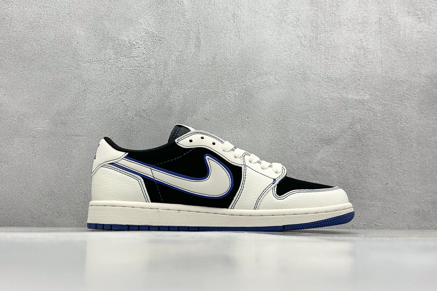 Fragment x Travis Scott x Stussy Air Jordan 1 Low Collaboration Tri-brand Swoosh inversé